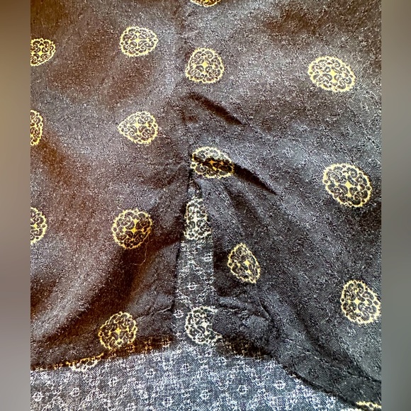 URBAN OUTFITTERS LONG SLEEVE BLACK TOP. SIZE SMALL. - Picture 5 of 7